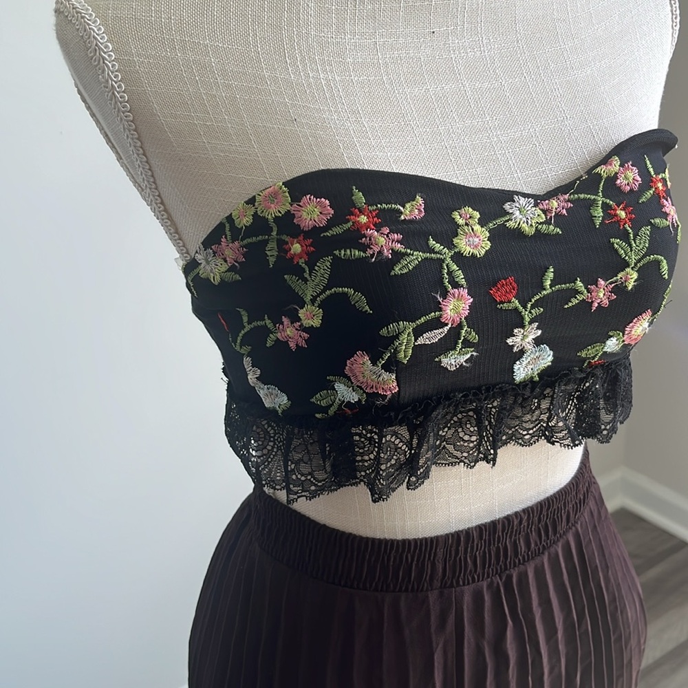 Floral Black Strapless Top - Picture 5 of 11